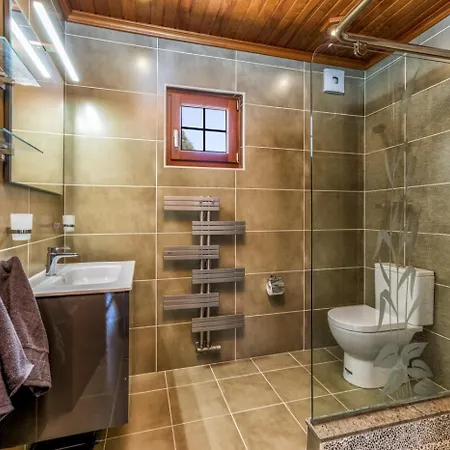 Casa Dahlgarden Pool - Jacuzzi